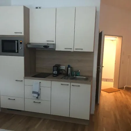 Deluxe City Center Studio