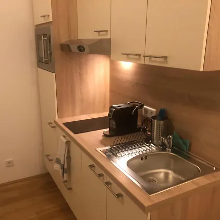 Deluxe City Center Studio